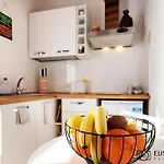 Pit Stop 招待所 比萨