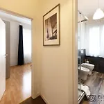 Pit Stop 招待所 3*