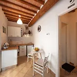 招待所 Pit Stop 3*