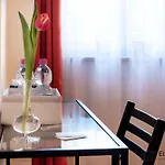 招待所 Pit Stop 3*