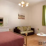 招待所 Pit Stop 3*