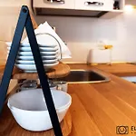 Pit Stop 招待所 比萨