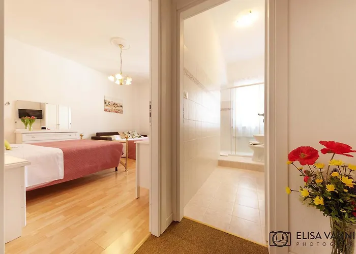 بيت ضيافة Pit Stop بيزا